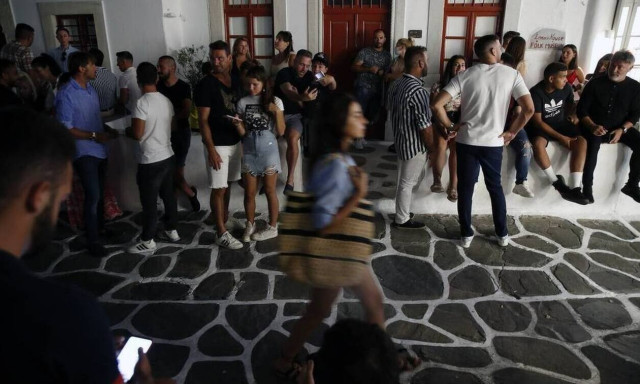 Κορονοϊός: «Βροχή» τα πρόστιμα για μάσκες και καταστήματα