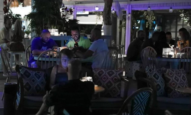 Κορονοϊός: Συνεχίζεται το «σαφάρι» ελέγχων - Πρόστιμα, συλλήψεις και λουκέτα 