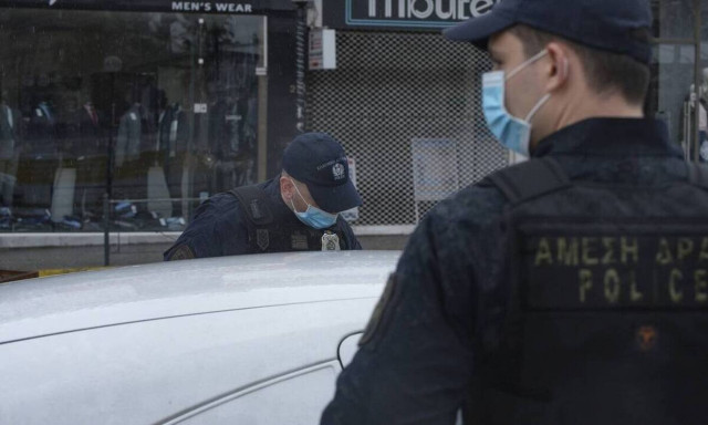 Η ΕΛ.ΑΣ. προμηθεύεται με υγειονομικό υλικό - Δύο μάσκες για κάθε αστυνομικό 