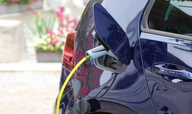 Πρεμιέρα για την Ηλεκτροκίνηση: Πώς θα κάνετε αίτηση - Τα ποσά για τους δικαιούχους