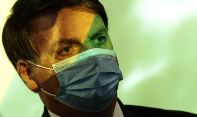 Βραζιλία: Ο Μπολσονάρου λέει σε δημοσιογράφο πως «θέλει να του ρίξει μπουνιά στα μούτρα»