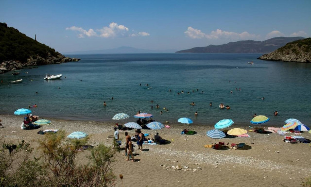 Καιρός: Στα ύψη η θερμοκρασία τη Δευτέρα - Βροχές από την Τρίτη