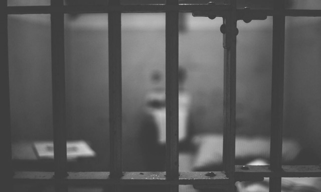 Κορονοϊός: Αυτές είναι οι χειρότερες ποινές για παραβίαση μέτρων- Ξυλοδαρμός, κάμψεις και... φυλακή!