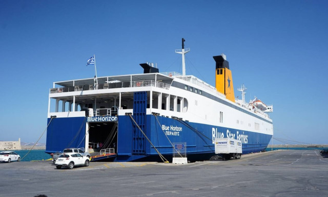 Στον Πειραιά το Blue Horizon - Πέθανε ο 30χρονος μηχανικός από την έκρηξη στο πλοίο