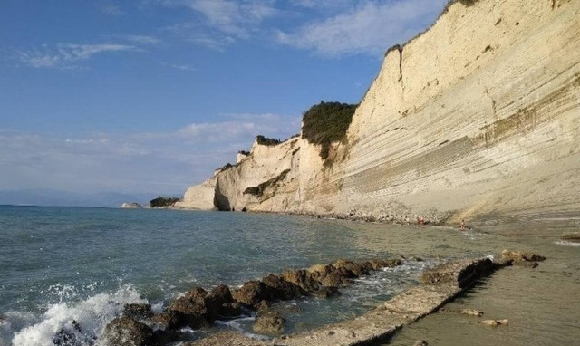 Κέρκυρα: Λογγάς, ο κρυμμένος παράδεισος των Νηρηίδων