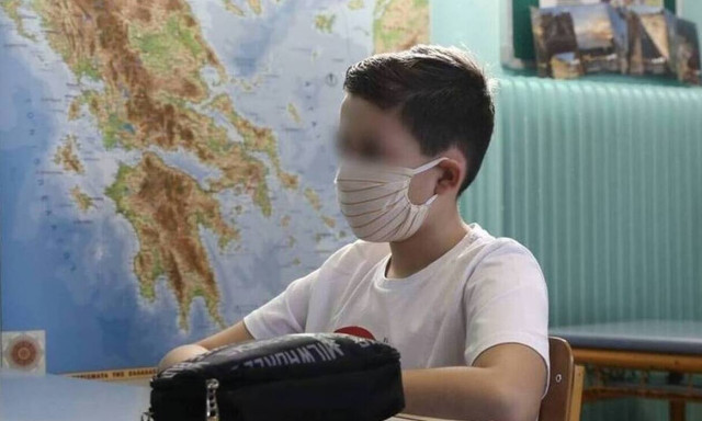 Καθηγήτρια Παιδιατρικής Λοιμωξιολογίας: Ασφαλής η χρήση μάσκας στα παιδιά (vid)