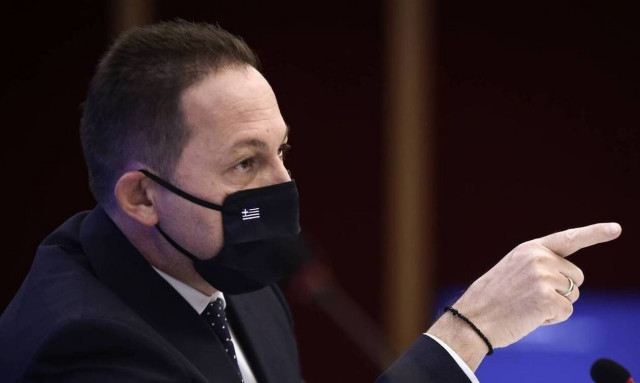 Πέτσας: Μέτρα για τους μαθητές που δεν θα φορούν μάσκα στην τάξη (vid)