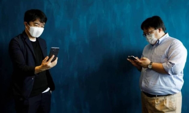 Κορονοϊός: Μάσκα κατά του ιού και... μεταφραστής (vid)