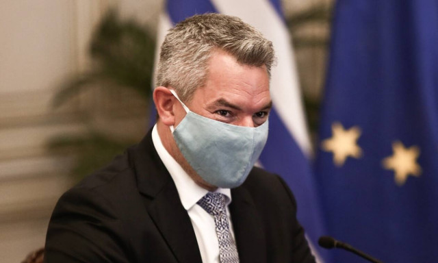 Αυστριακός ΥΠΕΣ στη Χίο: Χρηματοδότηση 2 εκατ. ευρώ στην Ελλάδα για το μεταναστευτικό