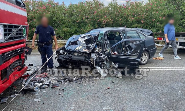 Τραγωδία στην Αθηνών - Θεσσαλονίκης: Νεκρή μητέρα σε φρικτό τροχαίο