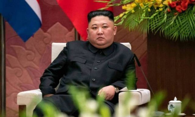 Κιμ Γιονγκ Ουν: Είναι ζωντανός! - Η αρχηγική εμφάνιση στο συμβούλιο κατά του κορονοϊού