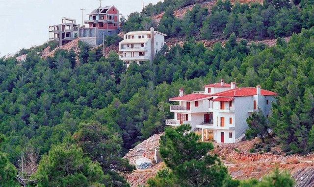 Αυθαίρετα: Τι αλλάζει στην εκτός σχεδίου δόμηση και τις παρεκκλίσεις