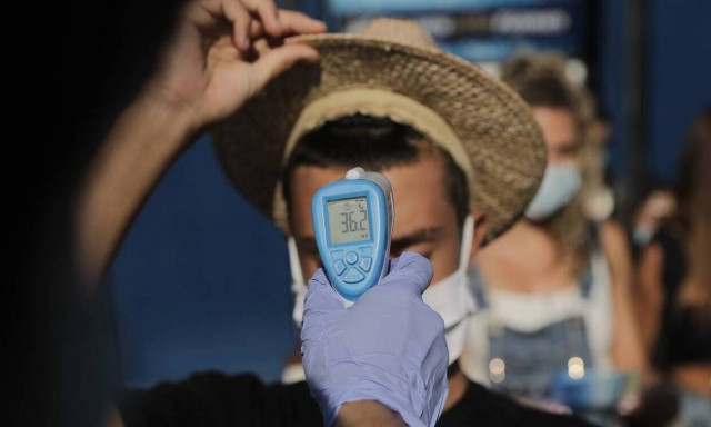 Κορονοϊός: «Σιγοβράζει» η πανδημία στην Ελλάδα – Τα κρούσματα και η ανησυχία των επιστημόνων