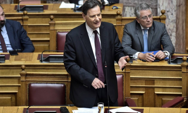 Κορονοϊός - Σκυλακάκης: Νέα μέτρα στήριξης για όσους πλήττονται από την πανδημία