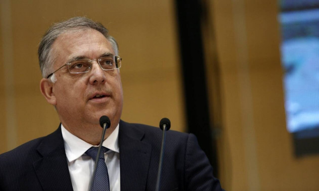 Θεοδωρικάκος: Επίσπευση των διαδικασιών για τις μάσκες στα σχολεία