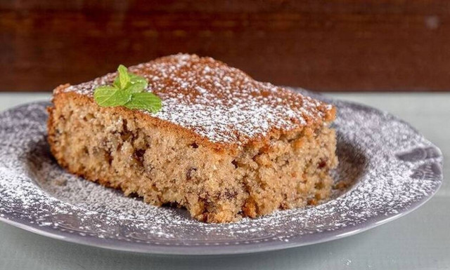 Φτιάξτε τη φανουρόπιτα του Άκη Πετρετζίκη! 