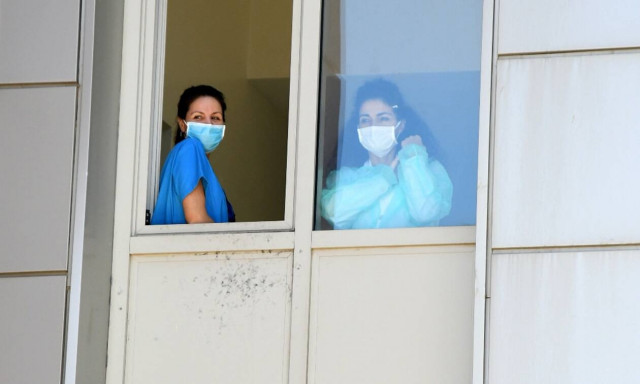 Κορονοϊός: Τρεις θάνατοι μέσα σε λίγες ώρες - Στους 252 οι νεκροί