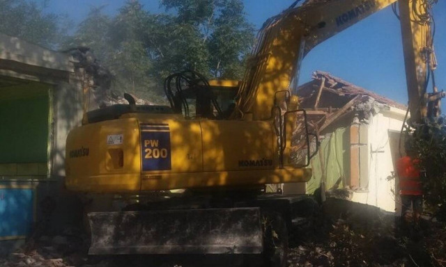 Χανιά: Εντυπωσιακή κατεδάφιση κτηρίου (video)