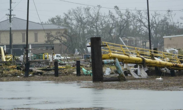 ΗΠΑ - Τυφώνας Λάουρα: Σαρώνει Λουιζιάνα και Τέξας με δεκάδες νεκρούς