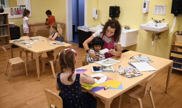 Κορονοϊός - Επίτροπος Yγείας: «Πρέπει να επιστρέψουν τα παιδιά στα σχολεία με ασφάλεια»