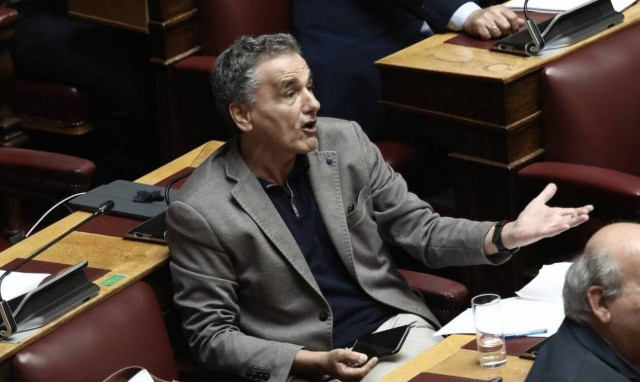 Τσακαλώτος: Η κυβέρνηση θα σταματήσει να δίνει χρήματα στους ηλικιωμένους