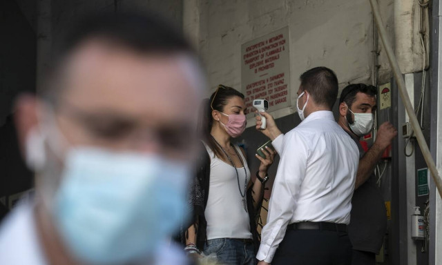 Κορονοϊός: Τοπικά lockdown και νέα μέτρα στον ορίζοντα - Κρίσιμη η επιστροφή των αδειούχων