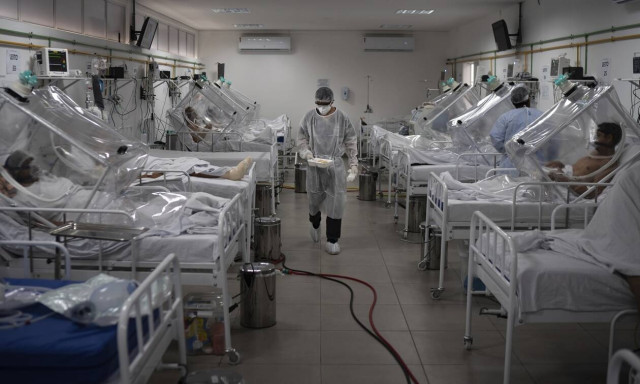 «Θερίζει» τον πλανήτη ο κορονοϊός: Πάνω από 840.000 οι νεκροί - 25 εκατ. τα κρούσματα