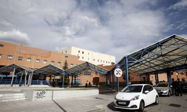 Patient at Attikon hospital stabs nurse, commits suicide