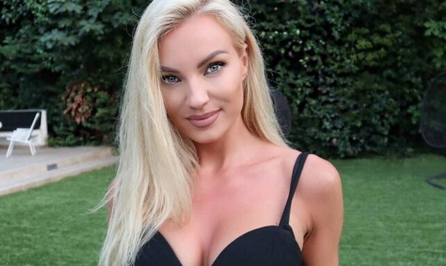 Τζούλια Νόβα: Με λεοπάρ μπικίνι στην Πάρο - «Επιτέλους διακοπούλες»