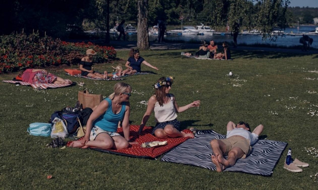 Κορονοϊός - Σουηδία: Μετά την ανοσία της αγέλης, τώρα λέει «όχι στις μάσκες»