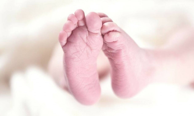 Ζευγάρι πούλησε το νεογέννητο βρέφος του στο μαιευτήριο για να το ξεχρεώσει!