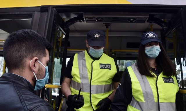 Two arrests, nine fines for violation of measures and 313 fines for non-use of face masks on Monday 