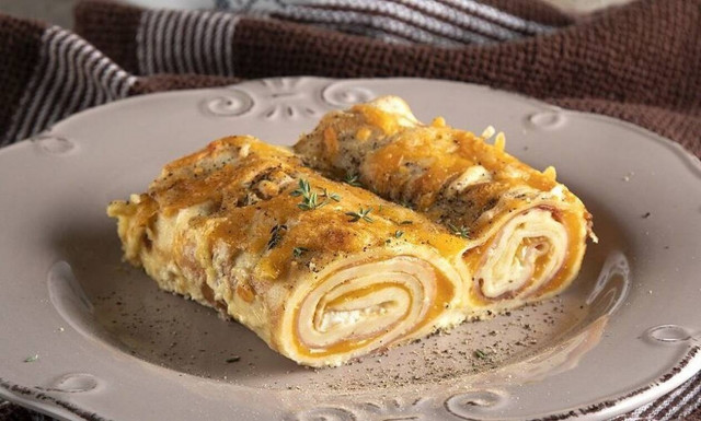 Άκης Πετρετζίκης: Κρέπες σουφλέ