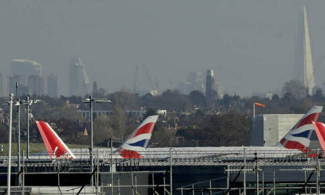 Βρετανία: Έως και 1.200 θέσεις εργασίας ενδέχεται να περικόψει το αεροδρόμιο Χίθροου 