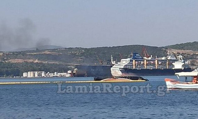 Παρανάλωμα του πυρός ιστιοφόρο στον Ευβοϊκό – Οι πρώτες εικόνες