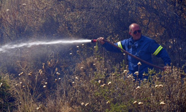 Θεσσαλονίκη: Υπό έλεγχο η φωτιά στον Λαγκαδά
