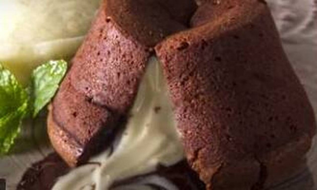 Moelleux: Ένα πεντανόστιμο γλυκό από τον Άκη Πετρετζίκη