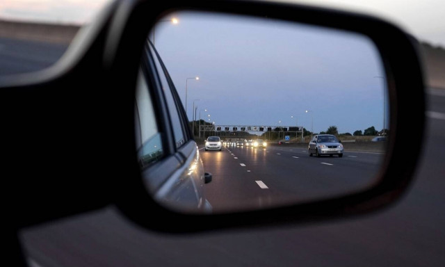 Οδηγούσε... ανάποδα στην εθνική  και ζήτησε από ΚΤΕΛ να κάνει άκρη για να περάσει