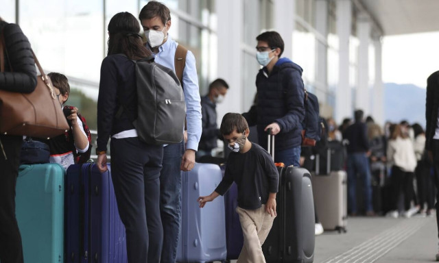 Κορονοϊός: Τα 6 ελληνικά νησιά που βάζουν σε καραντίνα 14 ημερών όσους επιστρέφουν στην Ουαλία