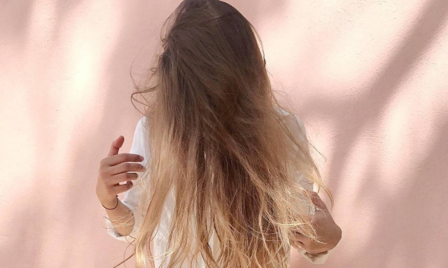 Tρόποι να αντιμετωπίσετε την τριχόπτωση μετά τον τοκετό