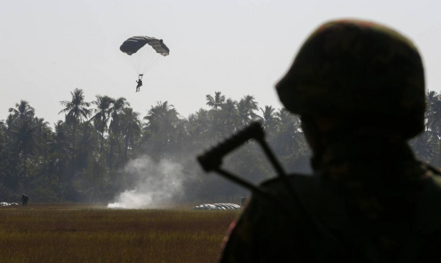 Στα Μέγαρα η τραγωδία με τον Αλεξιπτωτιστή – Θρήνος στις Ένοπλες Δυνάμεις