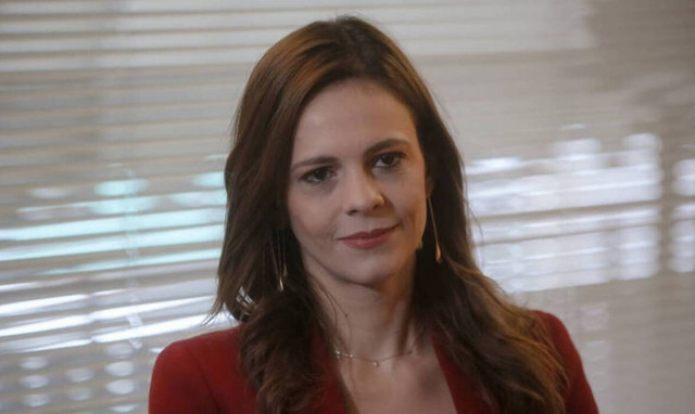 Αχτσιόγλου: Η κυβέρνηση πριμοδοτεί τις απολύσεις, ενώ η ύφεση καλπάζει