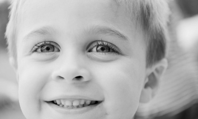 Οδοντιατρικές συμβουλές: Πώς θα βγάλετε ένα παιδικό δόντι που κουνιέται