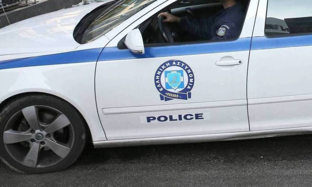 Βύρωνας: Τον λήστεψαν και τον χτύπησαν με αυτοκίνητο 