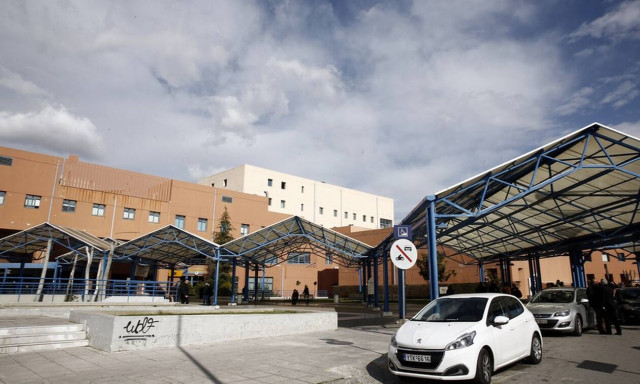 Κορονοϊός: Στο Αττικόν η πρώτη ωοληψία για εξωσωματική σε ζευγάρι θετικό στον ιό