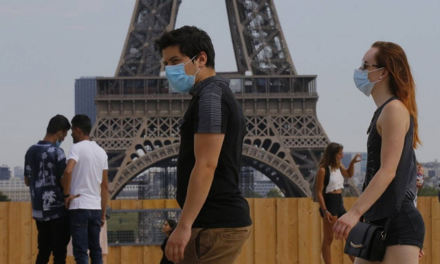 Κορονοϊός στην Γαλλία: Σταθερά… πάνω από 8.500 τα νέα κρούσματα