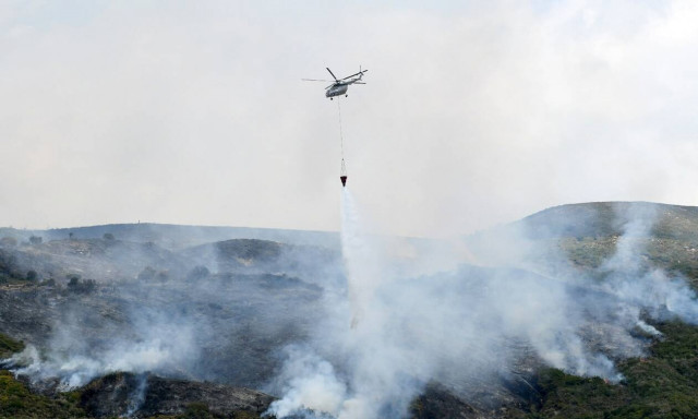Κεφαλονιά: Σε ύφεση η φωτιά - Επέστρεψαν στα σπίτια τους οι κάτοικοι στο Καπανδρίτι