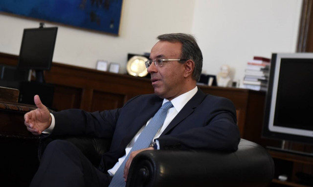 Σταϊκούρας: Έχουν φτάσει τα πρώτα χρήματα από την Ευρώπη - Πότε θα δοθούν τα αναδρομικά