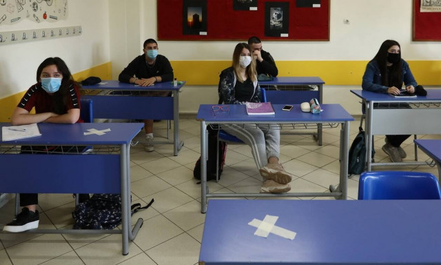 «Καμπανάκι» από καθηγητή: Δεδομένο ότι θα έχουμε κρούσματα κορονοϊού και στα σχολεία