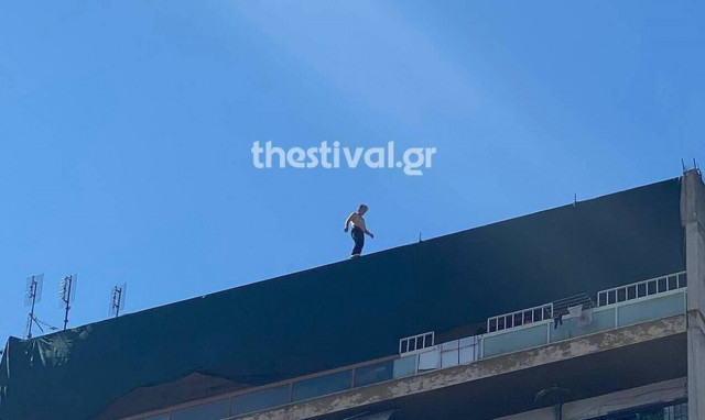 Θεσσαλονίκη: Παραδόθηκε ο άντρας που απειλούσε να αυτοκτονήσει